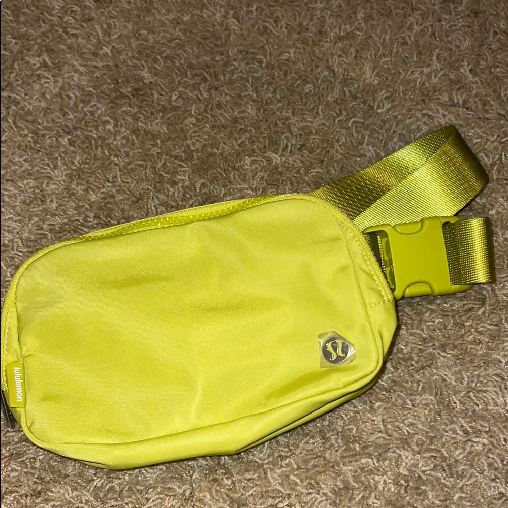 Lululemon Everywhere Belt Bag 1L